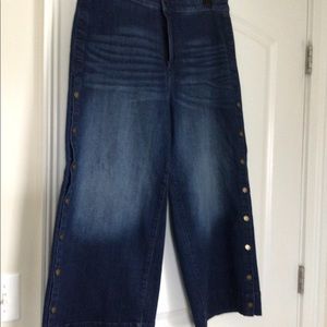 Wide leg cropped jeans